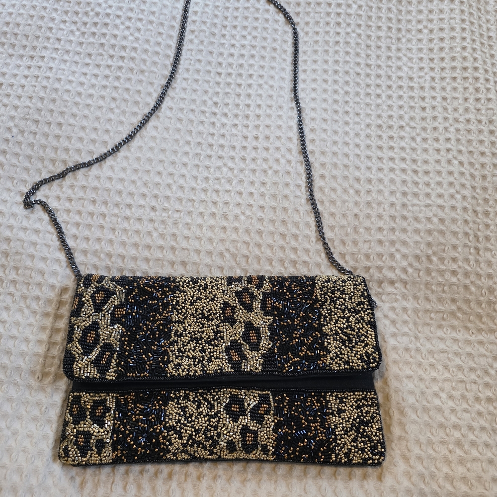 Elegant Black and Cream Beaded Clutch